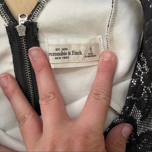 Abercrombie & Fitch Floral Cut Out Dress - Picture 7 of 9